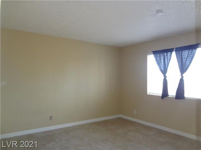 Building Photo - 5456 Cabeza Dr