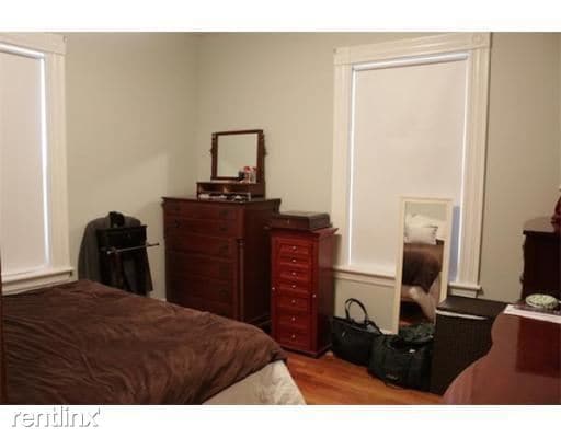Building Photo - 128 Palfrey St