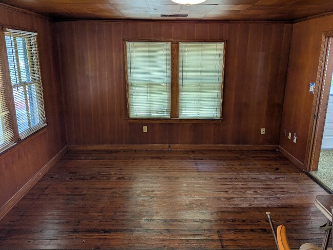 Foto del edificio - 413 E Oak St