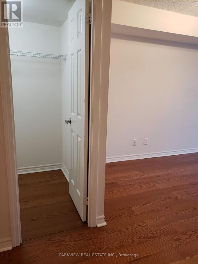 Building Photo - 25 Lower Simcoe St