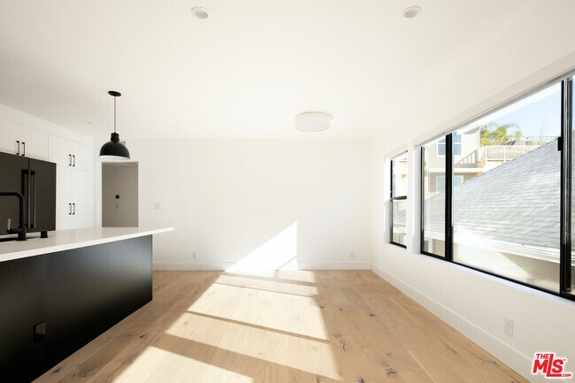 Foto del edificio - 2811 3rd St