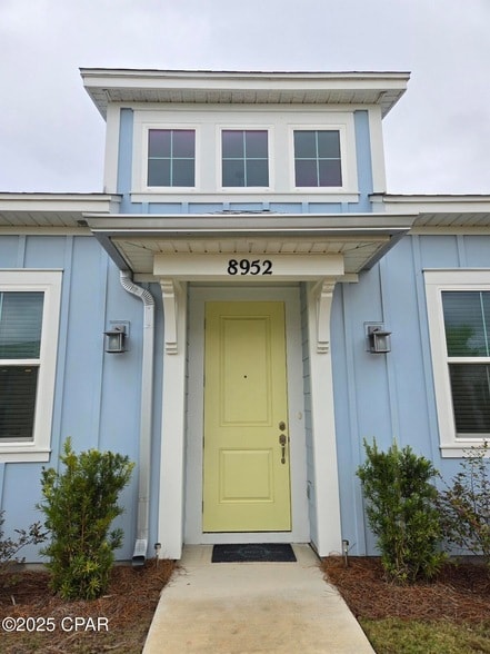 Foto del edificio - 8952 Coral Reef Wy