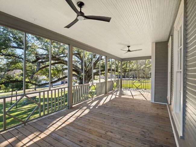 Foto del edificio - Enchanting 4-bedroom, 3-bathroom historical home