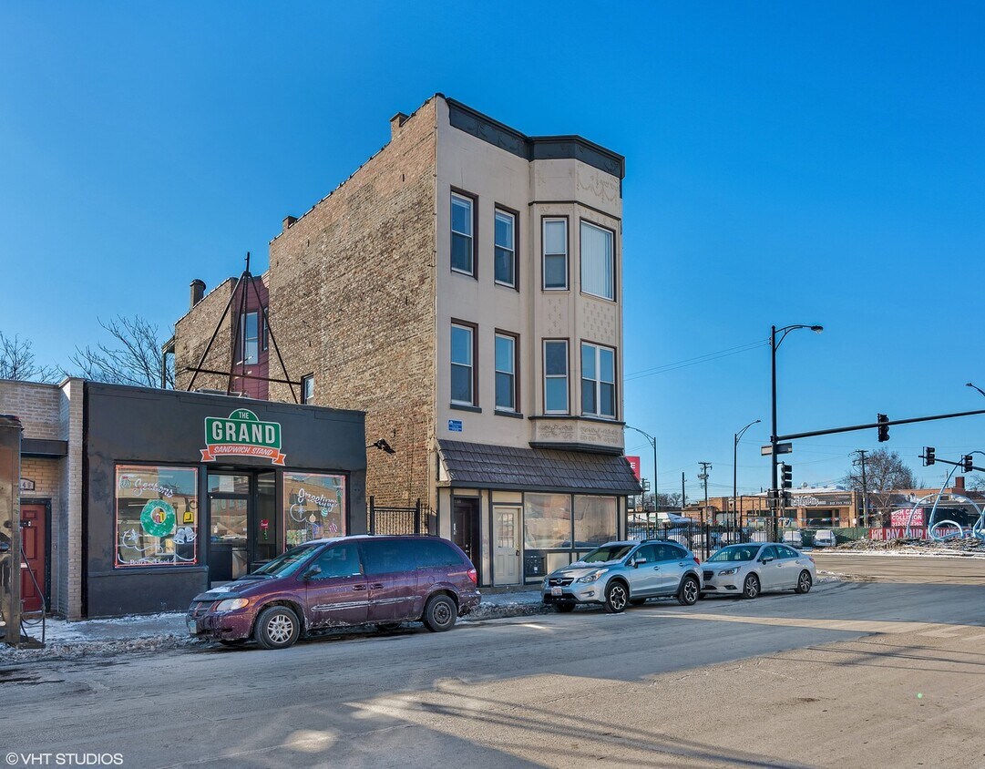 Primary Photo - 2355 W Grand Ave