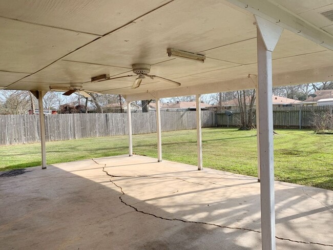 Building Photo - 3 Bedroom 1 Bath Home