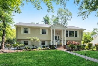 Building Photo - 440 Yuhas Dr