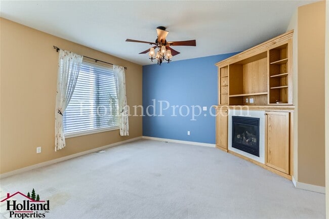 Building Photo - Lovely 3 bedroom home in a great location ...