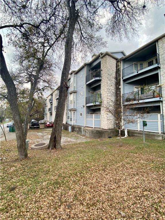 Foto del edificio - 3111 Tom Green St