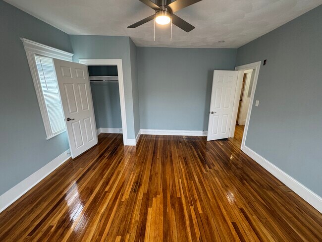 Foto del edificio - 35 Cameron Ave