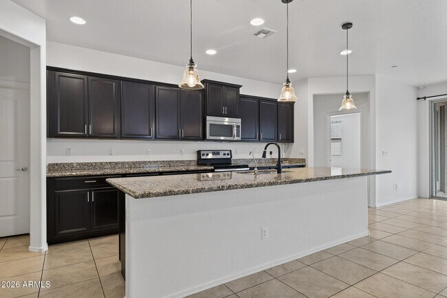 Foto del edificio - 21257 W Berkeley Rd