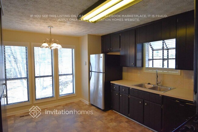 Foto del edificio - 2679 Forest Way NE