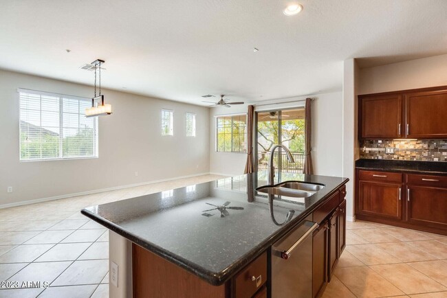 Building Photo - 2134 W Tallgrass Trail
