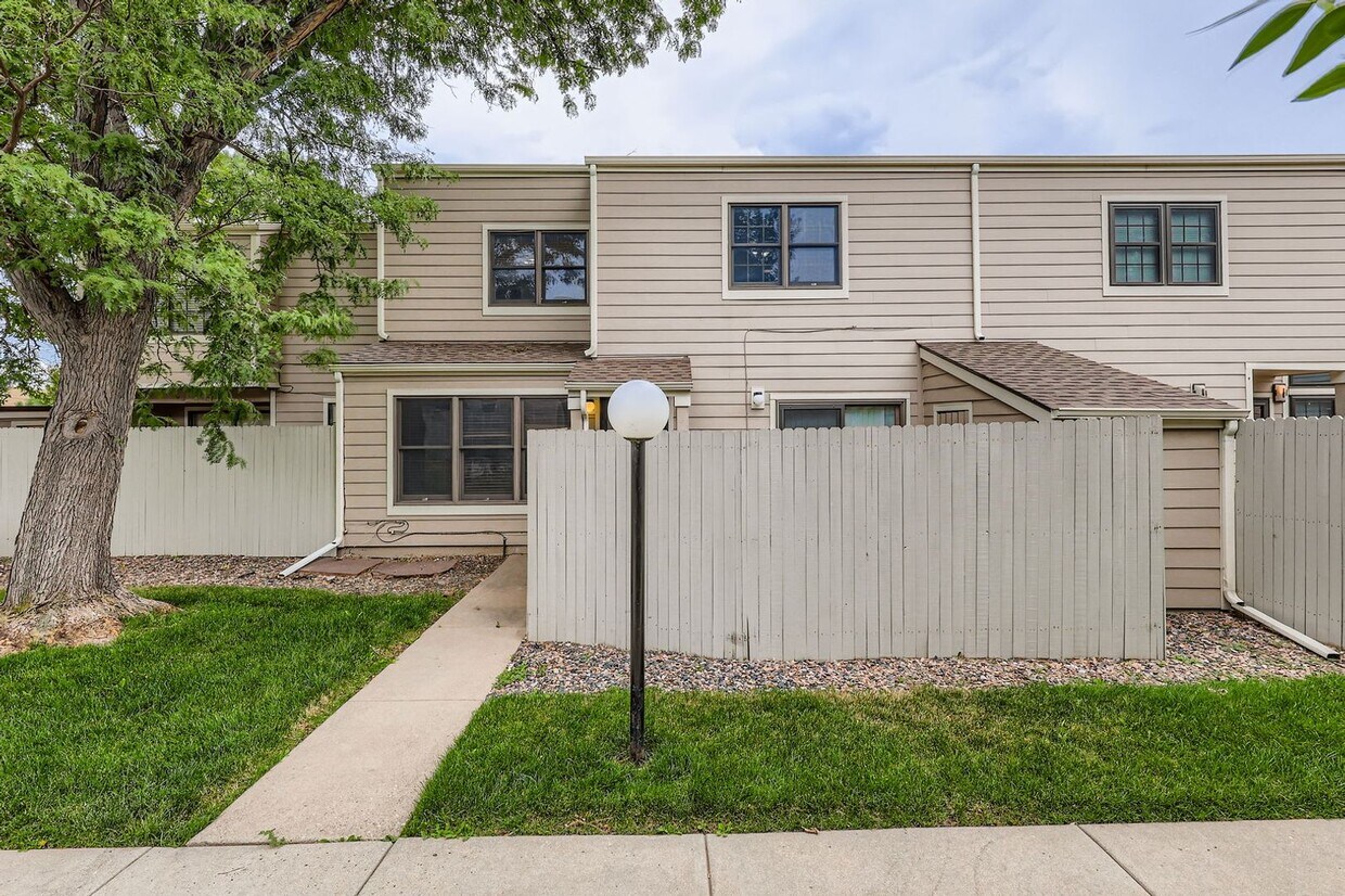 Foto principal - Stunning 3/2.5 home in Arvada!