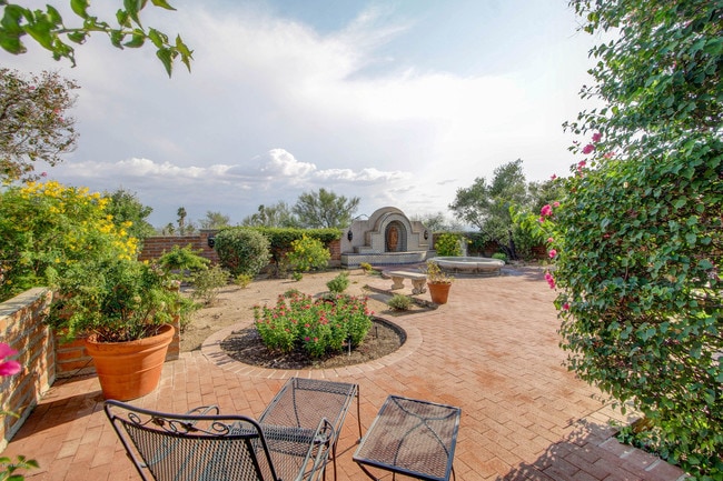 Building Photo - 5350 E Camino Francisco Soza