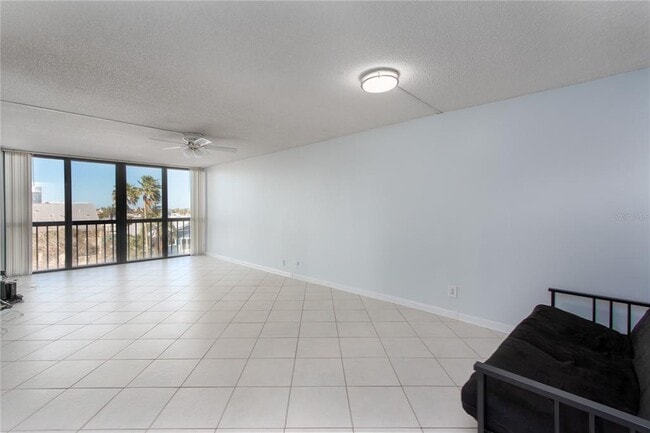 Building Photo - 255 Dolphin Point