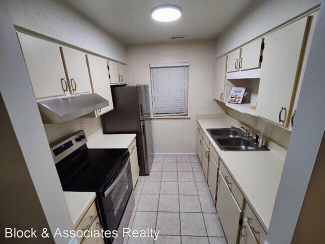 Building Photo - 2 br, 1 bath House - 804 Pine Forest Trail