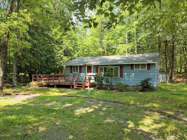 Building Photo - 102 Red Pine Rd