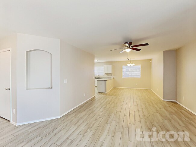 Foto del edificio - 37144 W Amalfi Ave
