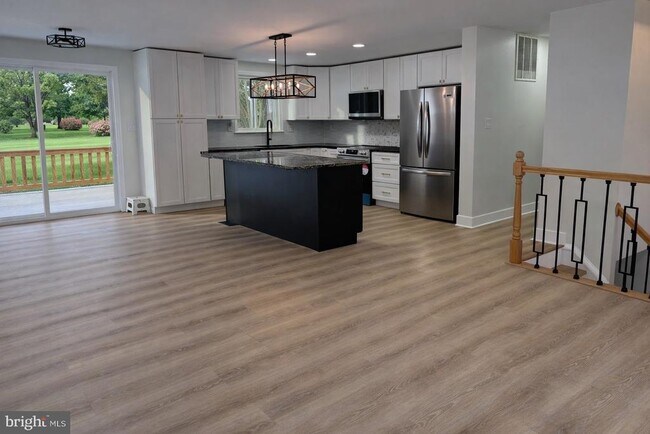 Building Photo - 12910 Old Chapel Rd