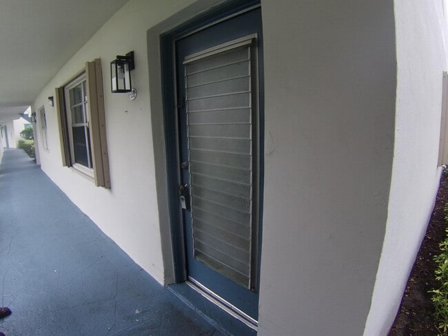 Building Photo - 258 Normandy F