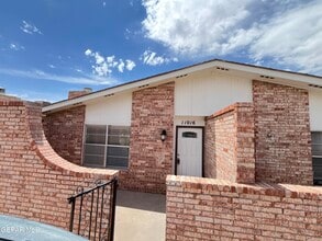 Building Photo - 11016 Pebble Hills Blvd