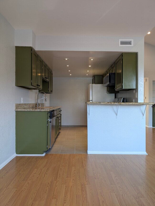 Cocina - 5530 Thornburn St