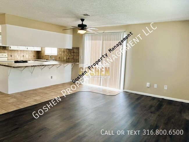 Foto del edificio - 8708 W University St