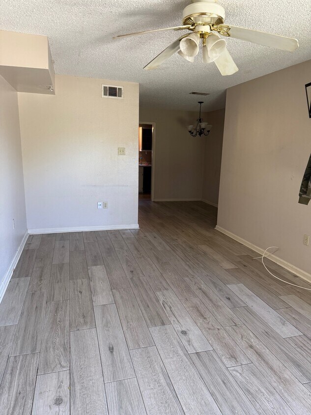 Building Photo - 1722 Brightside Dr