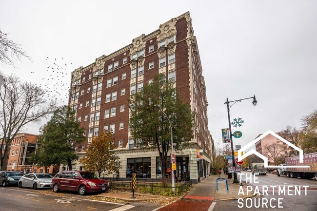 Foto del edificio - 6930 N Greenview Ave