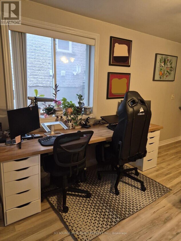 Photo du bâtiment - 124 Farley Dr