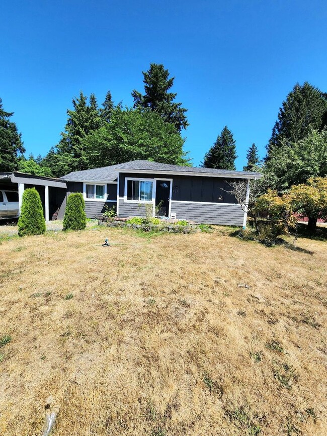 Building Photo - 3Bdrm Affordable, Quiet and Washer-Dryer Inside!