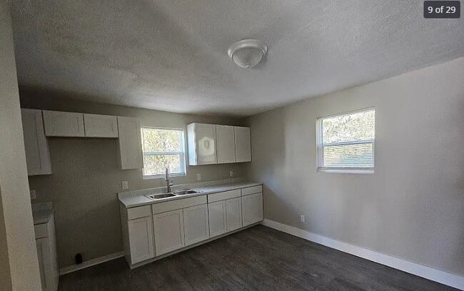 Building Photo - 207 Hidell Rd