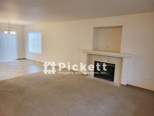 Building Photo - 4 Bedroom Home in Blueberry Meadows