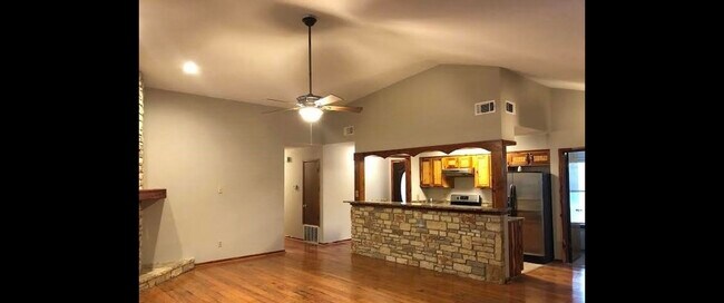 Building Photo - 1730 Connie Dr