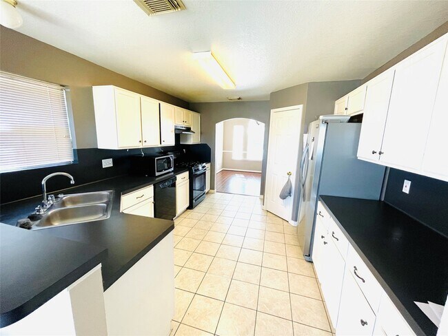 Foto del edificio - 23027 N Waterlily Dr