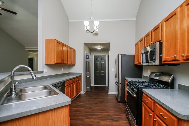 Foto del edificio - 7065 Springgrove Ct