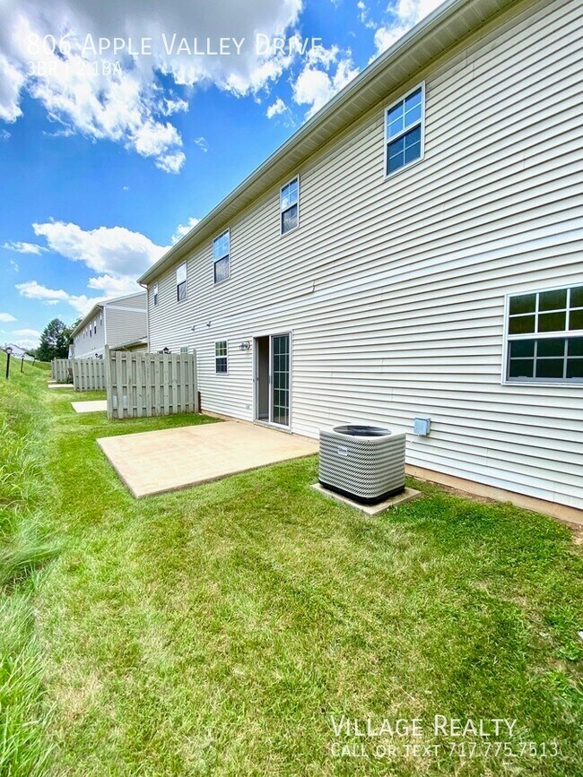 Building Photo - Extremely spacious 3-bed townhome in Dalla...