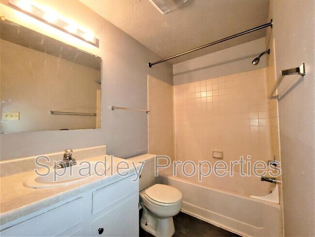 Building Photo - 608 John Paul Jones Dr