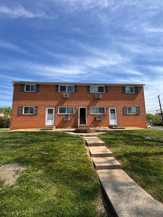 Building Photo - 1753 Central Ave