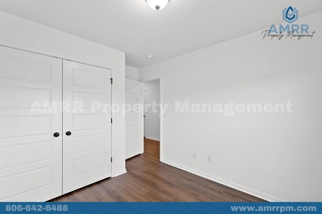 Building Photo - New Beginnings Start At AMRR: 4 bedroom in Apple Crossing!