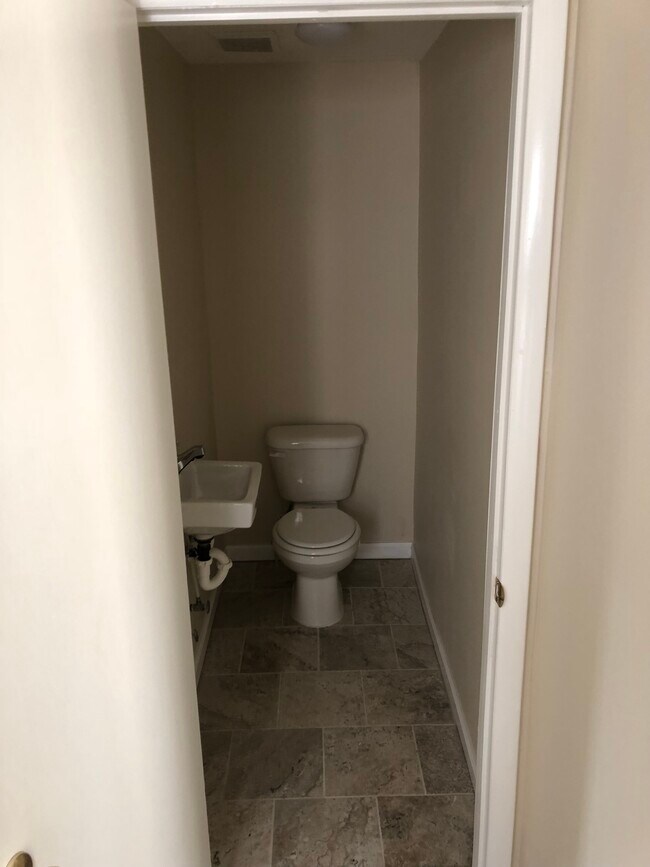 Building Photo - 639 N 12th St