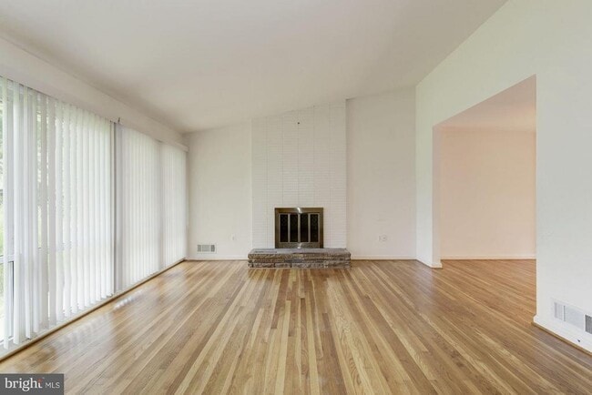 Foto del edificio - 6520 Lone Oak Ct