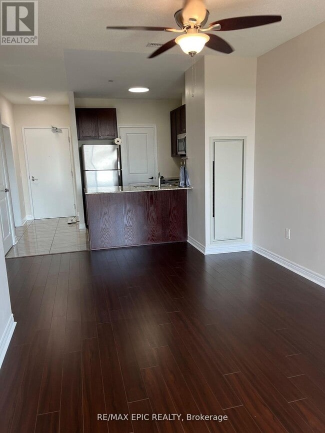 Photo du bâtiment - 7325-7325 Markham Rd