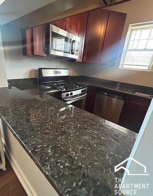 Foto del edificio - 72 Pine Ave