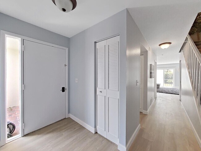 Building Photo - 2700 Bayshore Blvd