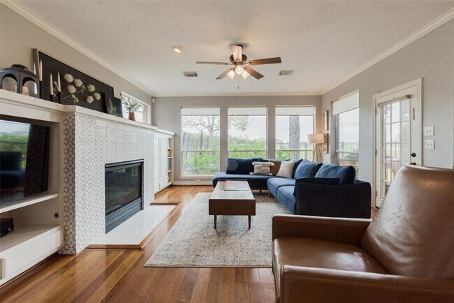 Building Photo - Stunning Home in Falcon Point!