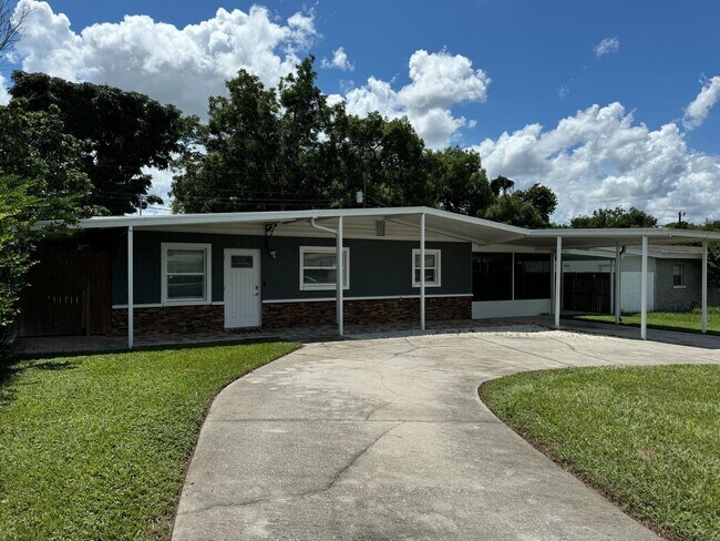 Building Photo - 508 Garden Dr N