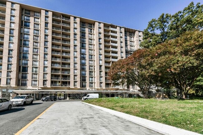 Foto del edificio - 4600 S Four Mile Run Dr