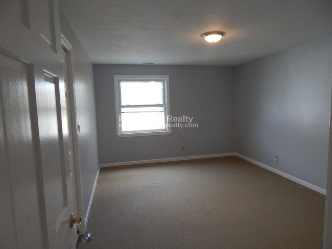 Building Photo - 40 Upland Rd