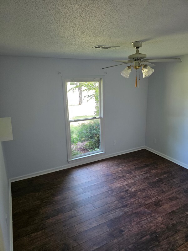 Building Photo - 4165 Brentwood St